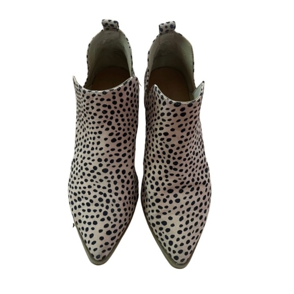Women’s Universal Thread animal print ankle high booties - Picture 1 of 6